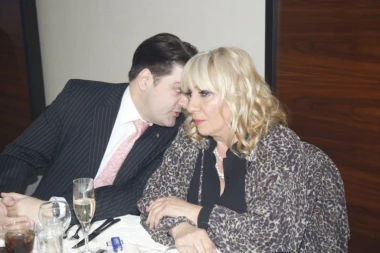 Vesna Zmijanac ponovo s njim: Pevačica prošetala 16 godina mlađeg bivšeg dečka!