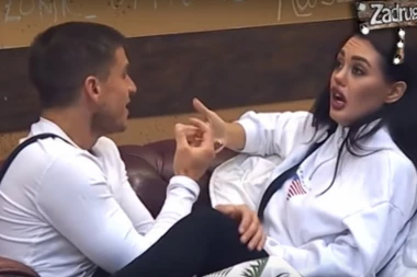Šok: Na ekranu se pojavila Anina vrela akcija sa učesnikom Zadruge, a evo kako je David reagovao!