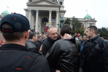 Ustaška podrška za opoziciju: Na hrvatskom portalu osvanuo skandalozan naslov