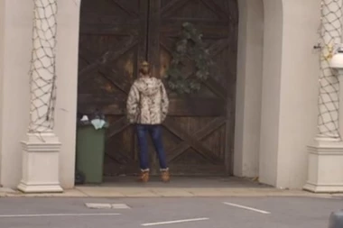 (VIDEO) Nije dugo izdržala: Nadeždi prekipelo, šutirala vrata i zahtevala OVO!