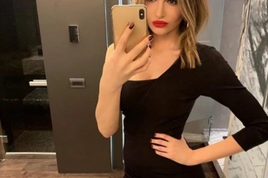 (FOTO) Nikada je nismo videli u javnosti: Ovako izgleda majka Emine Jahović!