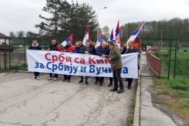 Srbi sa KiM nastavili pešice za Beograd, iz Kraljeva ka Čačku