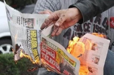 Boško palio Srpski telegraf!