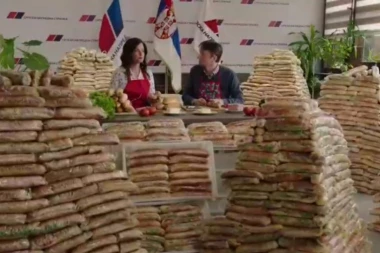 (VIDEO) HOĆEMO LI IMATI DOVOLJNO SENDVIČA? - Pogledajte novi spot "Budućnost Srbije" za veliki miting u Beogradu 19. aprila