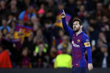 (FOTO) KAD PORASTEŠ, SHVATIĆEŠ: Čekao je Mesija, a on mu je slomio srce!