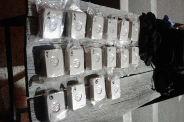 Uhapšen najveći NARKO-BOS iz Bujanovca: Heroin čist ko "suza" pronađen u krovu golfa