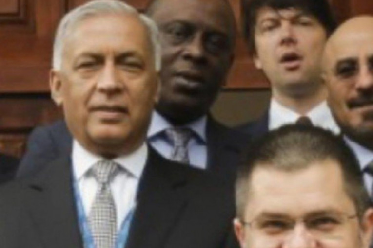 Nova bruka Vuka Jeremića: Na tribinu CIRSD doveo međunarodnog hohštaplera