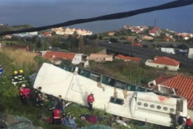 (VIDEO) Najmanje 28 mrtvih: Stravična saobraćajka u Portugalu
