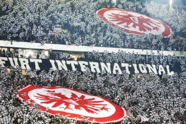 ŠTA SE DESI KADA VAM GEOGRAFIJA SLABO IDE: Navijač Benfike propušta gostovanje Ajntrahtu iz BIZARNOG razloga!