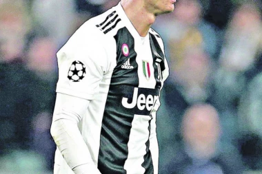 "Pokušaj ubistva": Ronaldo "umalo ostao bez žene i sina" zbog pehara Serije A!