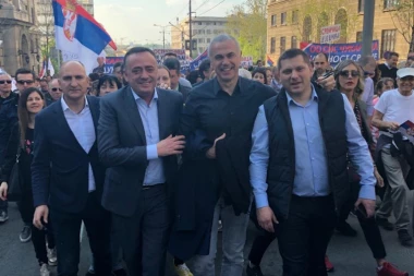 (FOTO) Delije na okupu: I oni daju podršku "Budućnosti Srbije"