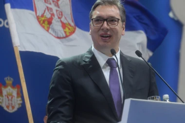 Vučić građanima čestitao Vaskrs i putem Tvitera