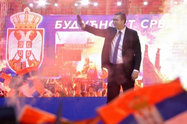 (FOTO) Vučić pred 150.000 duša: Srbija će brzinom rakete da ide napred!