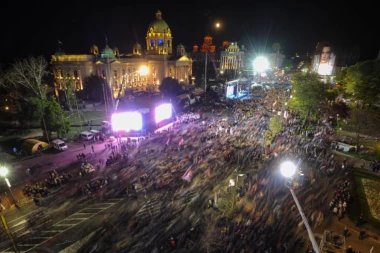 Vučićev "odgovor" političkim protivnicima: Evo šta svetske agencije pišu o mitingu u Beogradu