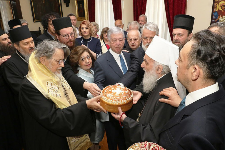 (FOTO) Patrijarh Irinej obeležio krsnu slavu, prisustvovali Vučić i Dodik