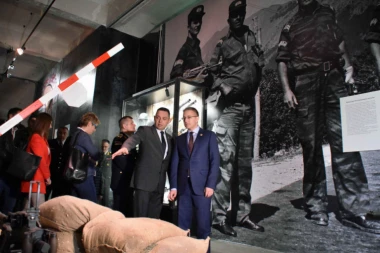 (FOTO) Izložba povodom 20 godina od NATO agresije