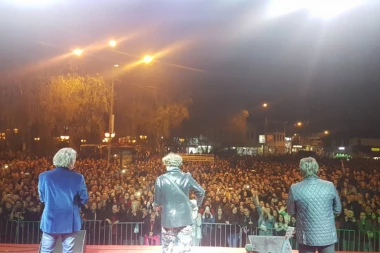 Bijelo dugme raspevalo Novi Pazar!