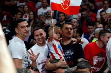 Ljubimac "delija" bodri košarkaše Zvezde u "Pioniru"