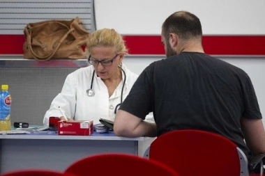 Odličan odziv davalaca krvi na stadionu Zvezde!