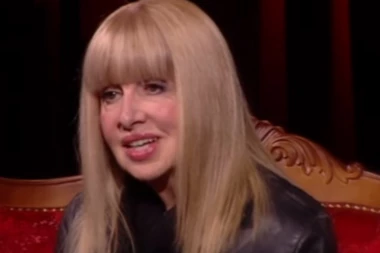 ZATEKLA GA NA GOMILI SA LJUBAVNICOM U KREVETU: Jelena Tinska doživela HAOS SA MUŽEM, PA GA MOMENTALNO PREVARILA SA ŠVALERKINIM DEČKOM!