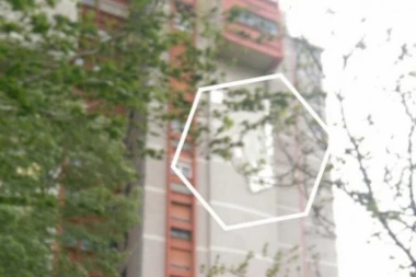 (FOTO) MUKE STANARA: Košava oštetila soliter na Vidikovcu