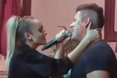 Želeo sam da to neko čuje: Slobina pesma "Naivna" nastala u vreme najveće ljubavi sa Lunom!