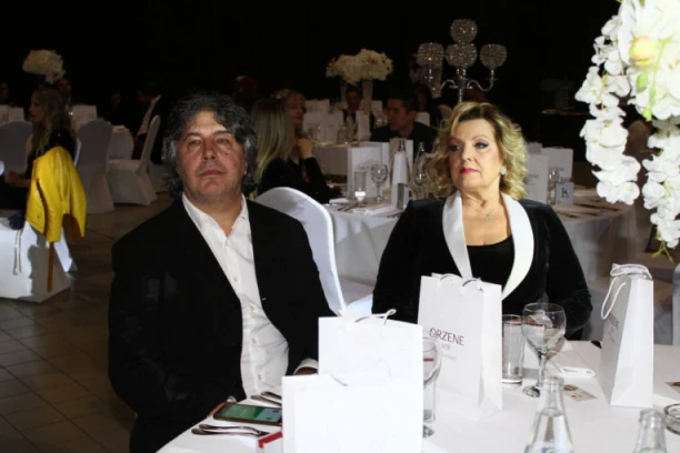 Posle SKANDALOZNIH optužbi da je imao odnose sa studentkinjama, oglasio se Vanja Milošević i otkrio ISTINU! Nisam deo rijalitija!