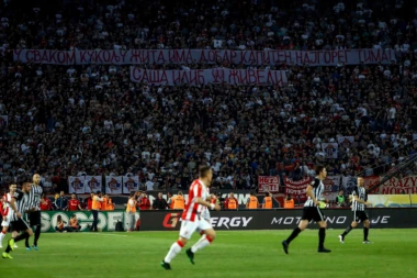 Delije se poklonile Iliću u poslednjem derbiju, a on poručio...