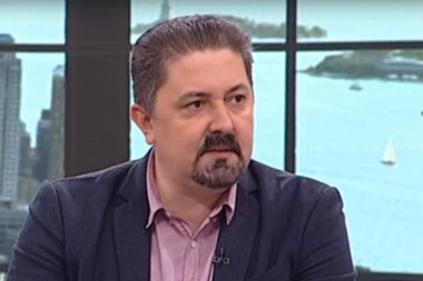 SAŠA MILOVANOVIĆ POZVAO PRAVNI FAKULTET DA SE BAR OGRADI OD VULETIĆA! Čovek koji ismeva Belivukove žrtve ne sme da predaje studentima!