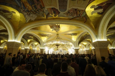 HRAM SVETOG SAVE JE SVETSKO ČUDO: Predsednik Vučić fasciniran renoviranom najvećom bogomoljom na Balkanu