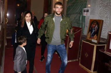 Moja deca poštuju žene ma ko to bio: Ceca se oglasila nakon objava da je Veljko uvredio Karleušu!