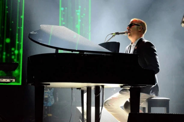 NIJE KOME JE NAMENJENO VEĆ KOME JE SUĐENO: Otkrivena TAJNA VELIKOG HITA Saše Matića, PESMA JE BILA ZA NJU!