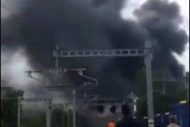(VIDEO) Veliki POŽAR izbio kod aerodroma u Londonu
