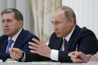 Putin otkrio zašto nosi sat na desnoj ruci