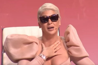 Oni su obični ku*toni i pi*ke: Jelena Karleuša opasno zamerila Saši Popoviću i žiriju na finalu Zvezda Granda!