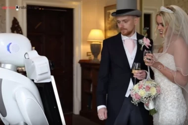 (VIDEO) Venčanje sa najčudnijim fotografom: Ona ne gubi strpljenje dok se nameštate za slikanje!