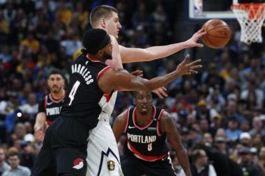 Nokautom pokušali da zaustave čarobnog Jokića