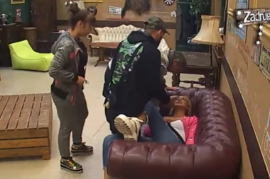 Ko u horor filmu: Luna imala napad ludila, bacala se i vrištala dok nije poplavela!