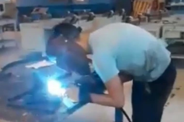 Mnogi bez posla, a Kragujevac vapi za ovim zanimanjima: Nekima plata i do 100.000 dinara