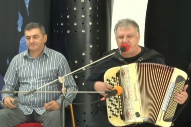 Užas u Kniću: Poznati harmonikaš izboden nožem, napadač uhapšen