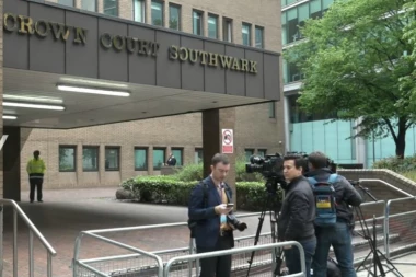 (UŽIVO) Asanž osuđen na kaznu zatvora! Ovoliko će robijati