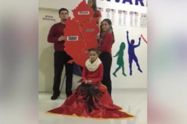 (VIDEO) Skandalozan snimak iz albanske škole: Šiptari odmalena zaluđuju decu sramnim idejama o "velikoj Albaniji"!