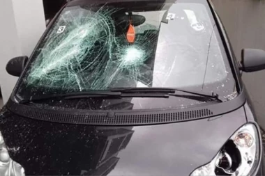 Hrabrost ili ludost?! Muškarac u Nišu na parkingu BIA izazvao haos