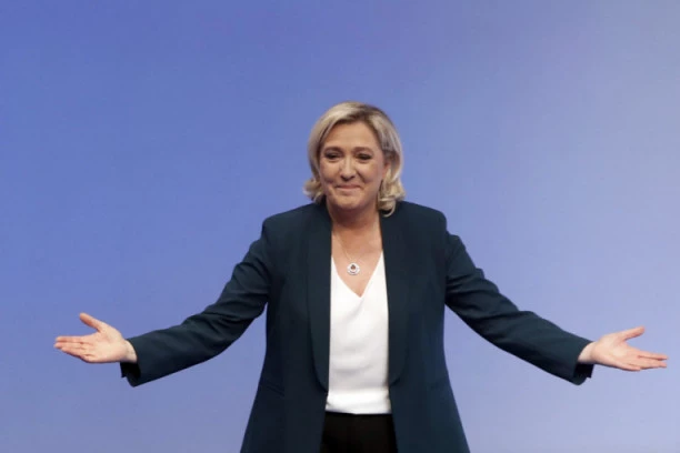 MARIN LE PEN U ŠOK PORUCI: Neću se kandidovati za predsednicu sa nanogicom