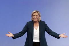 MARIN LE PEN U ŠOK-PORUCI: Neću se kandidovati za predsednicu s nanogicom
