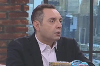 Vulin: Za sve što je Ðukanović uradio, mitropolit proklinje Vučića