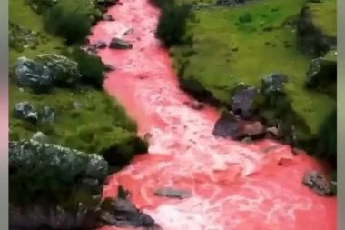 (VIDEO) Ostaćete bez daha! Ovako nešto nikada niste videli: "Krvava" reka je fenomen nad fenomenima!