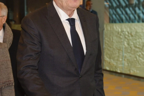 Tomislav Karadžić ustupio luksuzni hotel zdravstvenim radnicima!