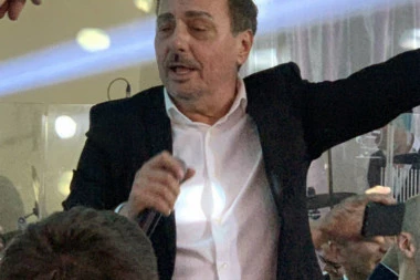 Kojić u strahu da mu se naslednik ne zamonaši posle Severine: Keba provodadžija,  sinu traži novu ženu!