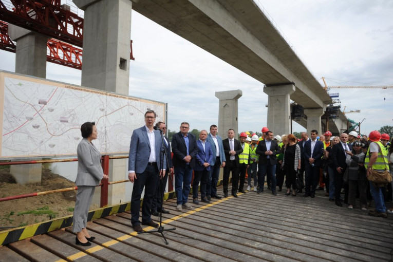 Vučić: Most Surčin-Obrenovac će biti gotov do Svetog Nikole!